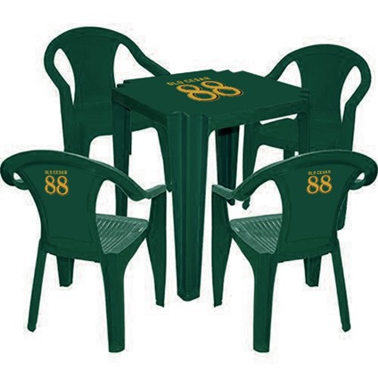 Jogo de Mesa e Cadeiras de Plástico - Fazendo a Festa